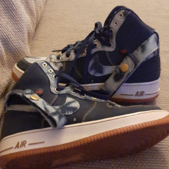 Shoes - Picture 4 of 4